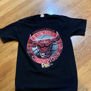Chicago Bulls NBA Champions Black T-Shirt from the 1990s